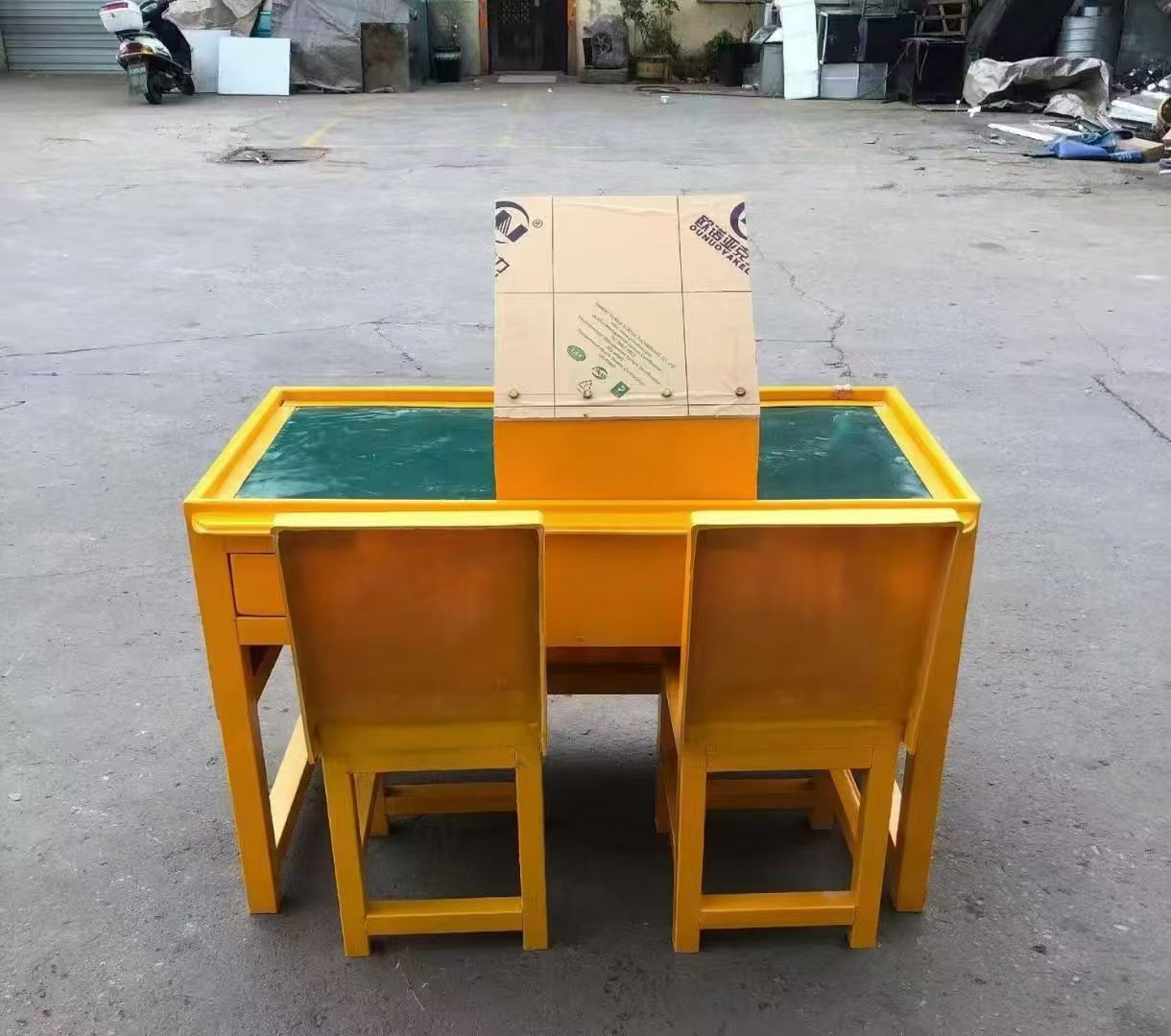 王屋镇防静电导通桌井下煤矿火工品发放桌：危险品流转的安全守护者